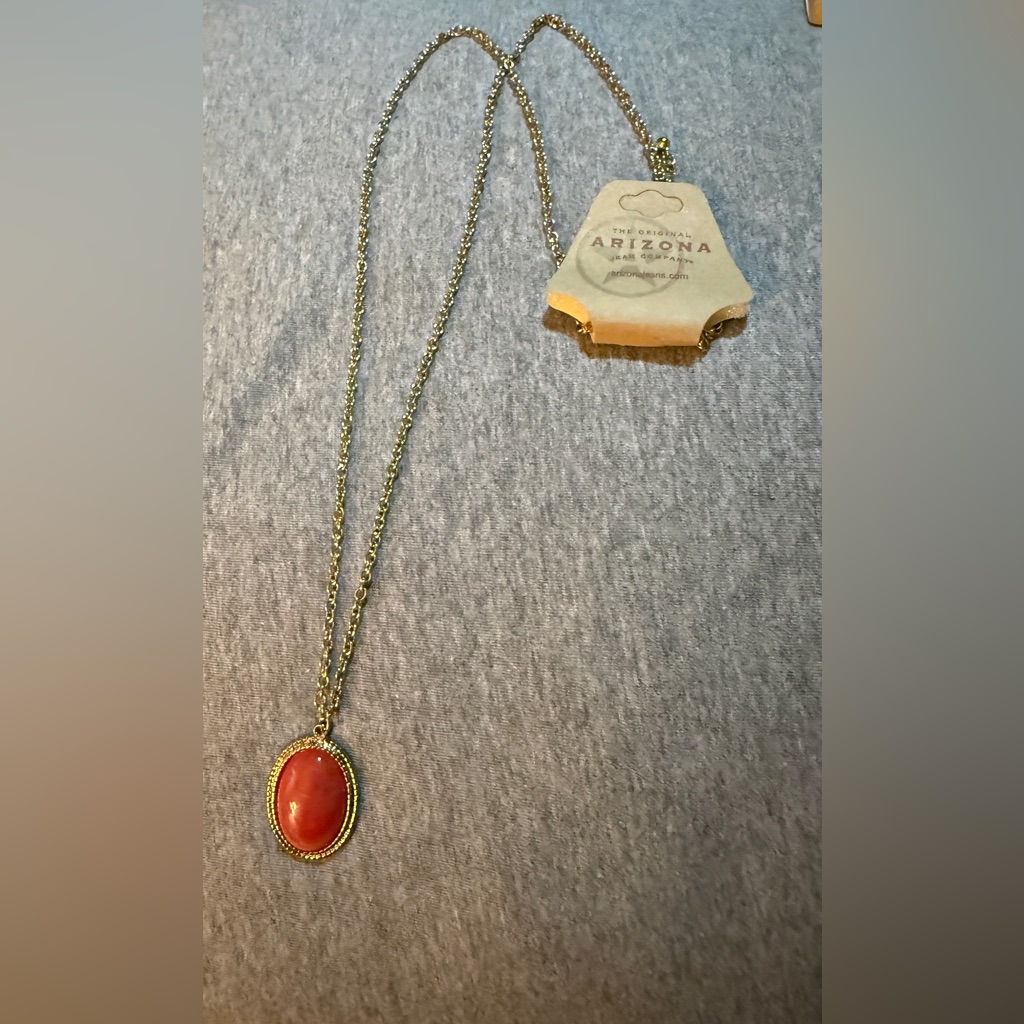 Arizona Jean Company Gold Necklace With Red Oval Pendant 21$